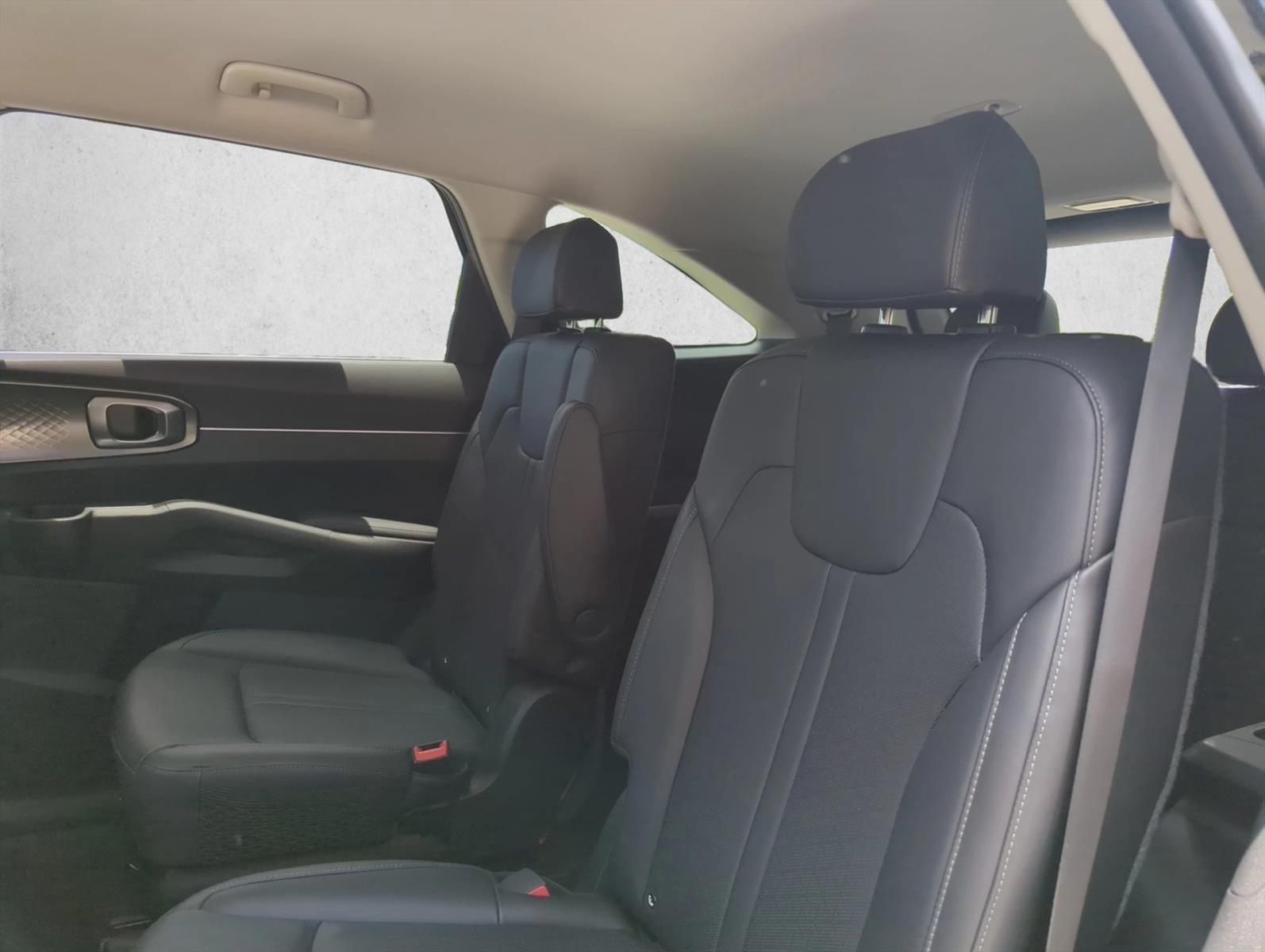 Used 2024 Aurora Black Kia EX image 18