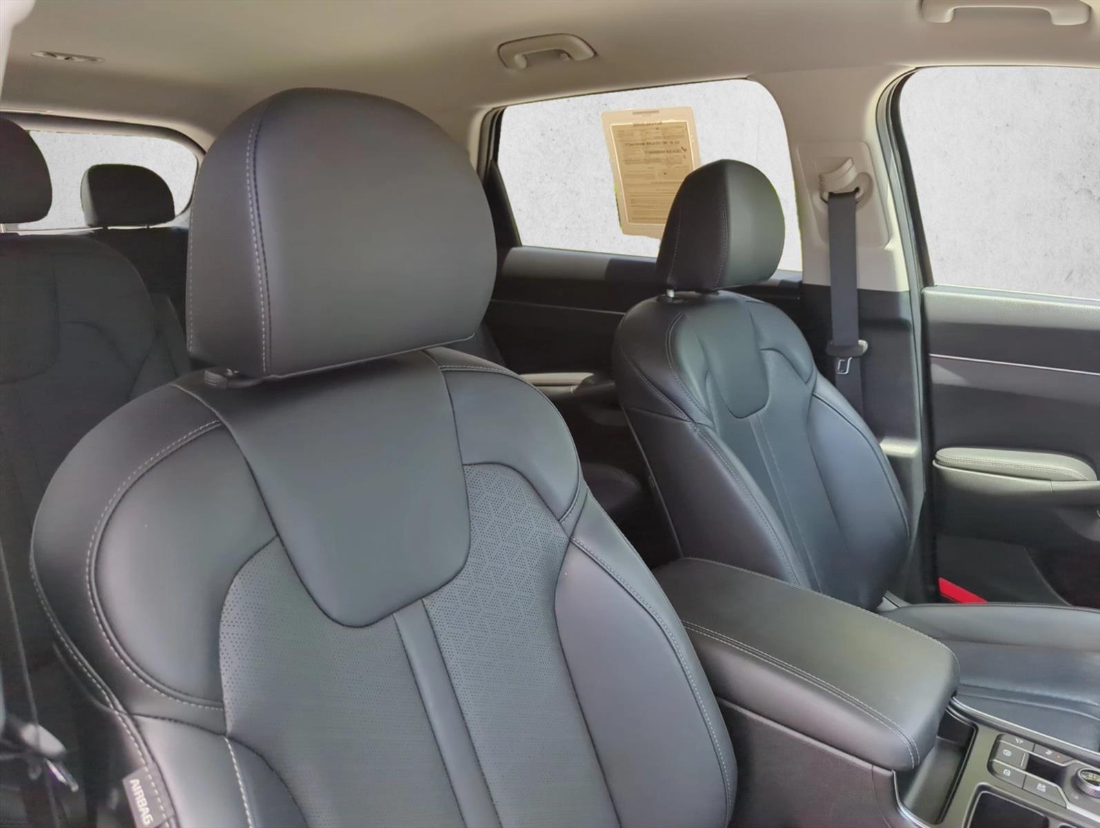 Used 2024 Aurora Black Kia EX image 26