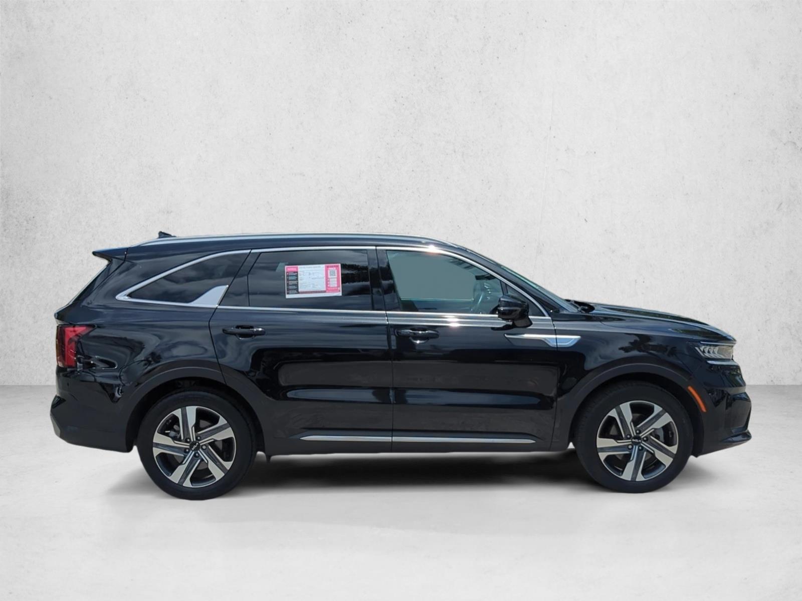 Used 2024 Aurora Black Kia EX image 4