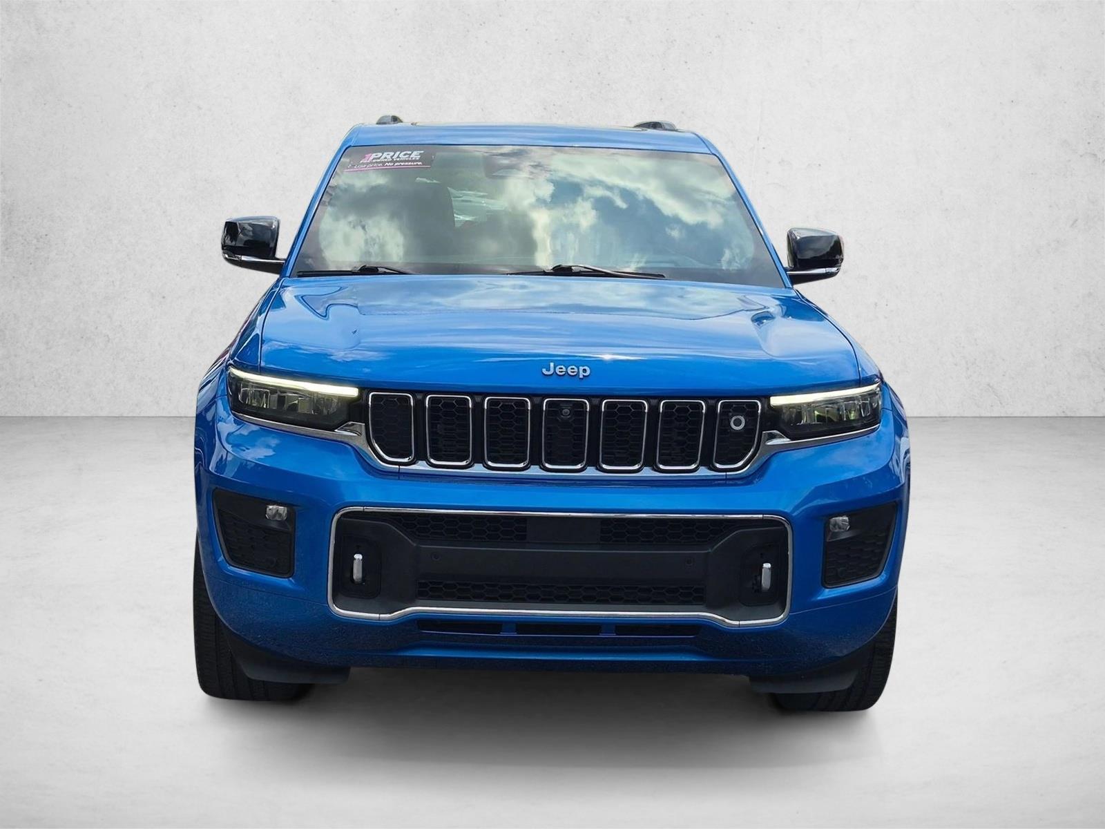 Used 2023 Hydro Blue Pearlcoat Jeep Overland image 2