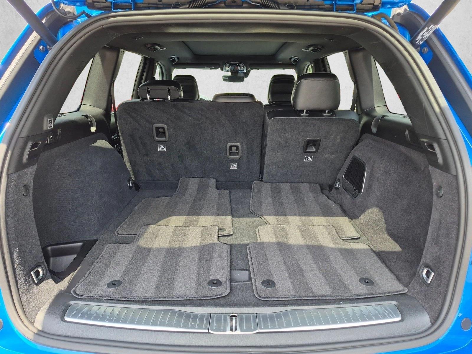 Used 2023 Hydro Blue Pearlcoat Jeep Overland image 6