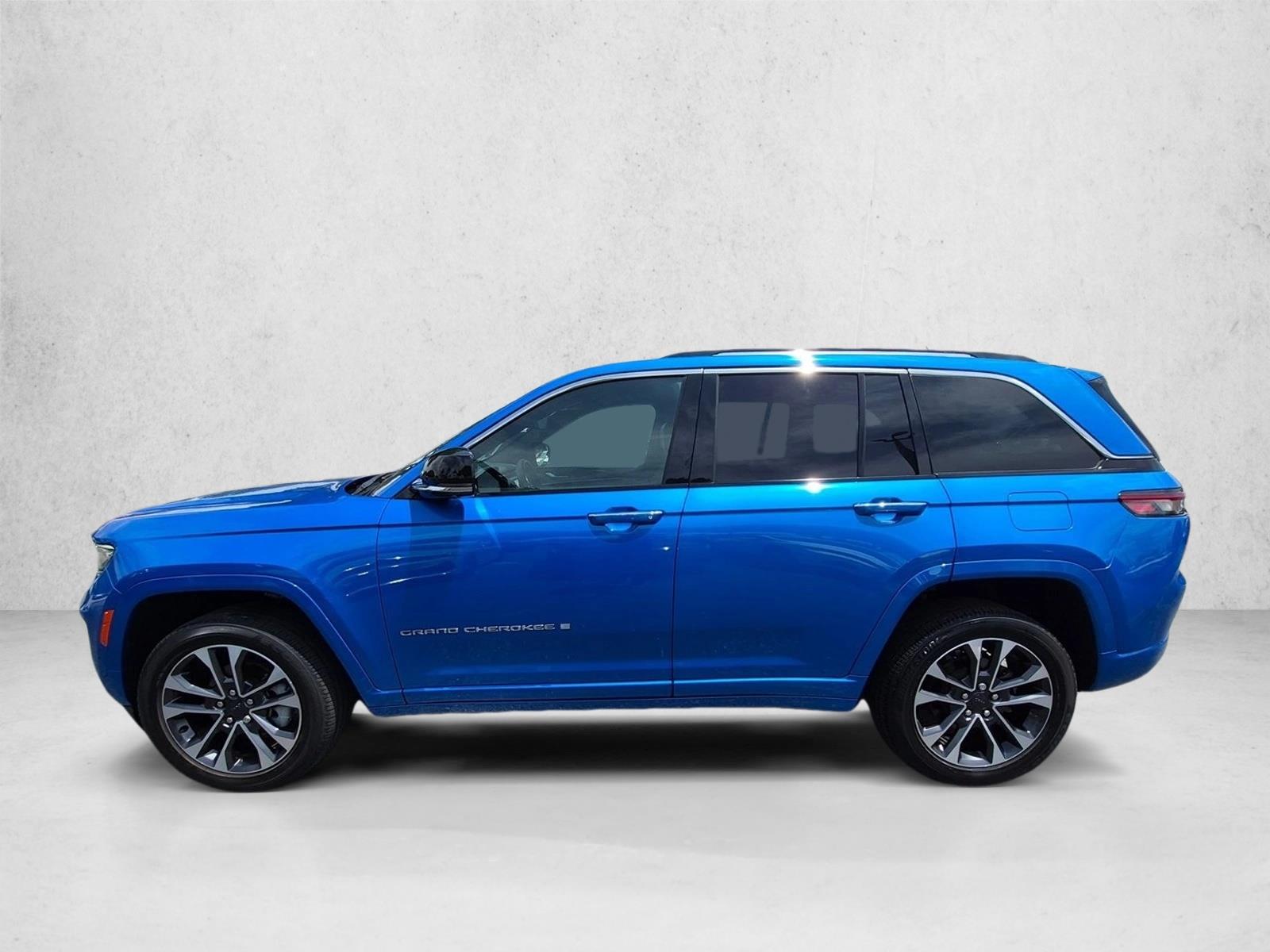 Used 2023 Hydro Blue Pearlcoat Jeep Overland image 8