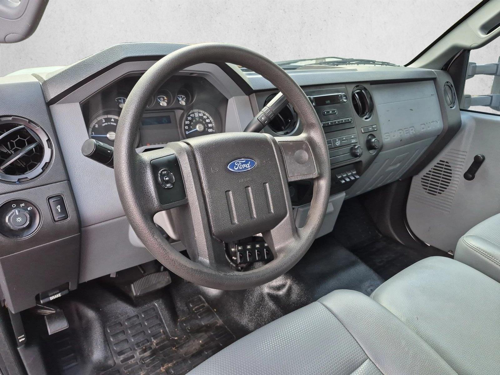 Used 2016 White Ford XL image 10