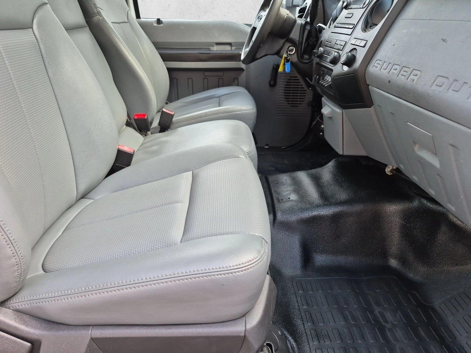 Used 2016 White Ford XL image 15