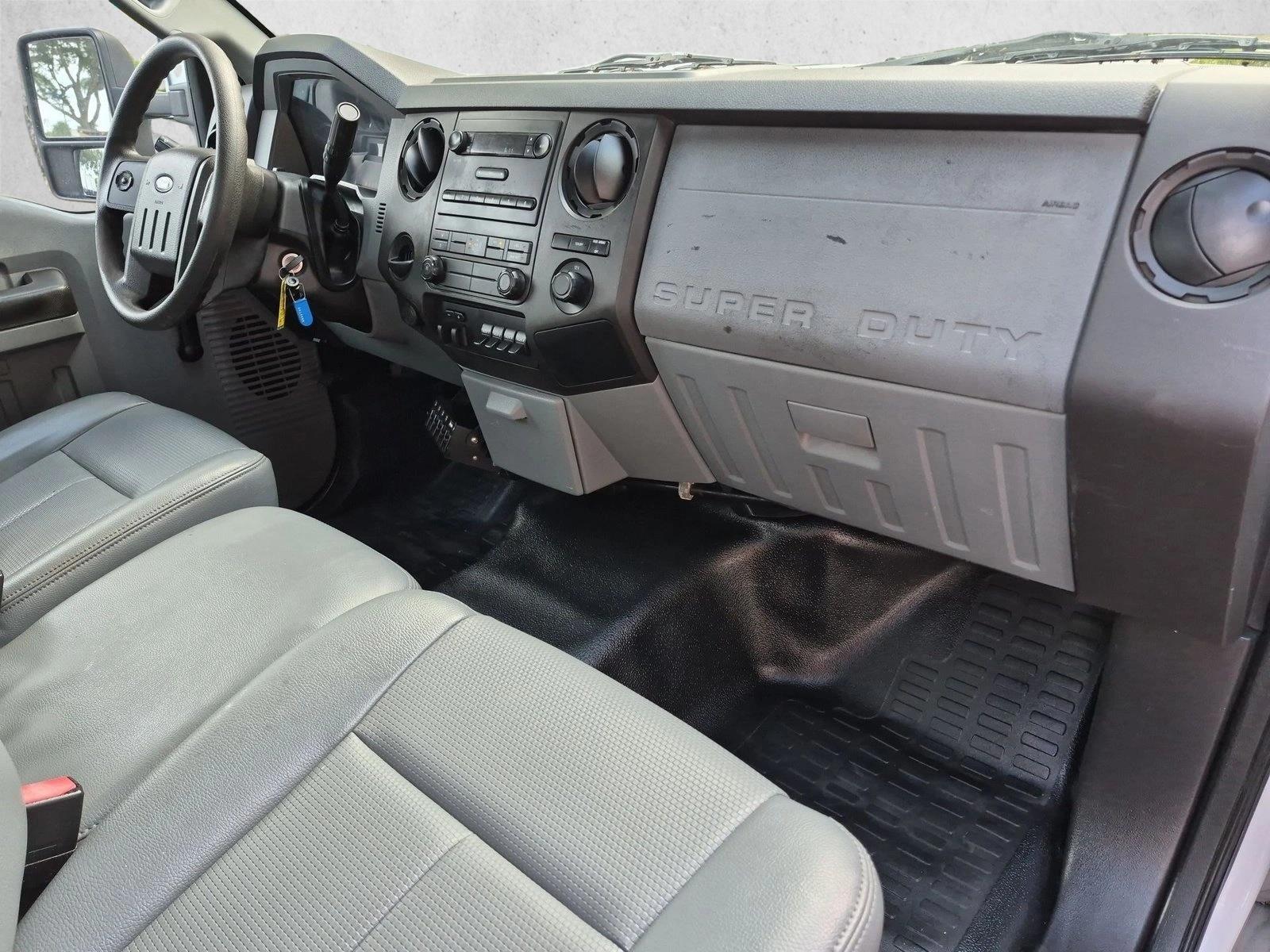Used 2016 White Ford XL image 16
