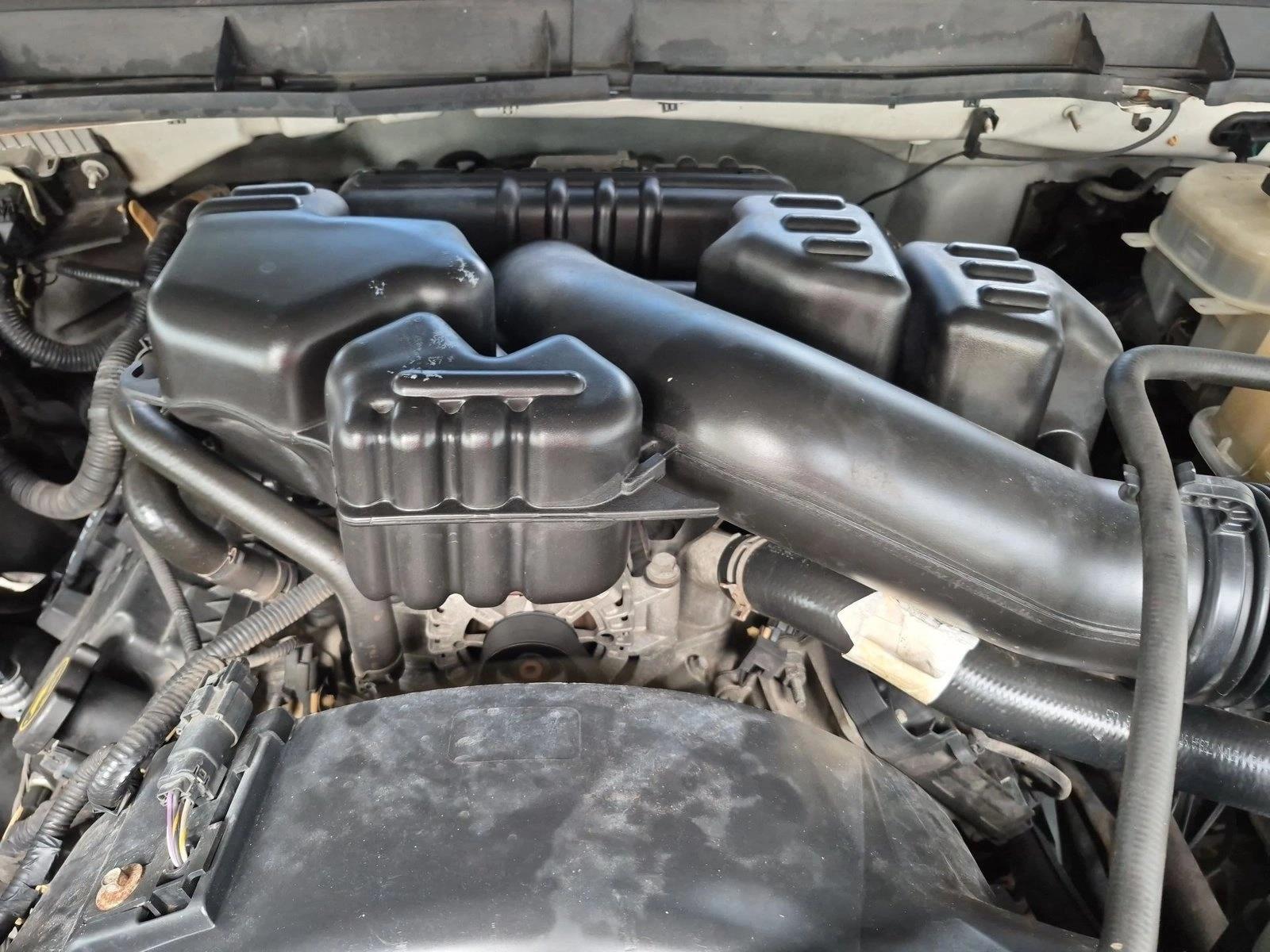 Used 2016 White Ford XL image 17