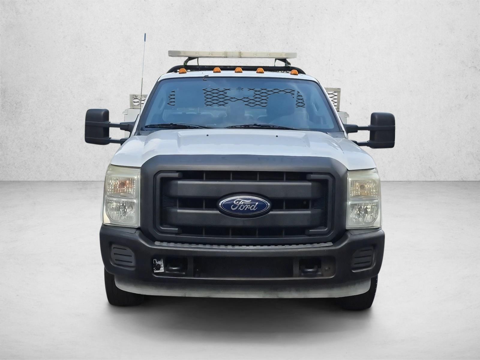 Used 2016 White Ford XL image 2