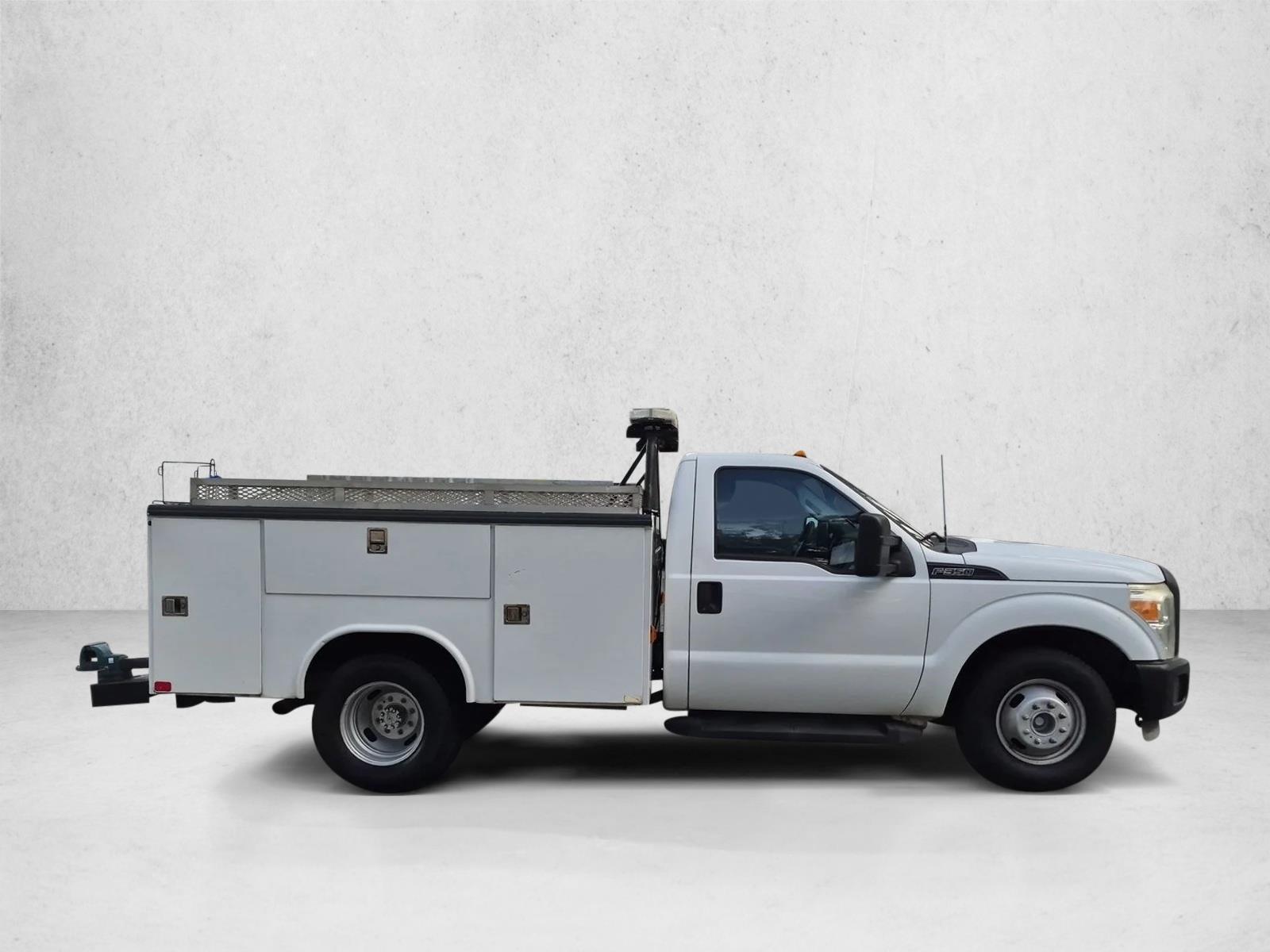 Used 2016 White Ford XL image 4