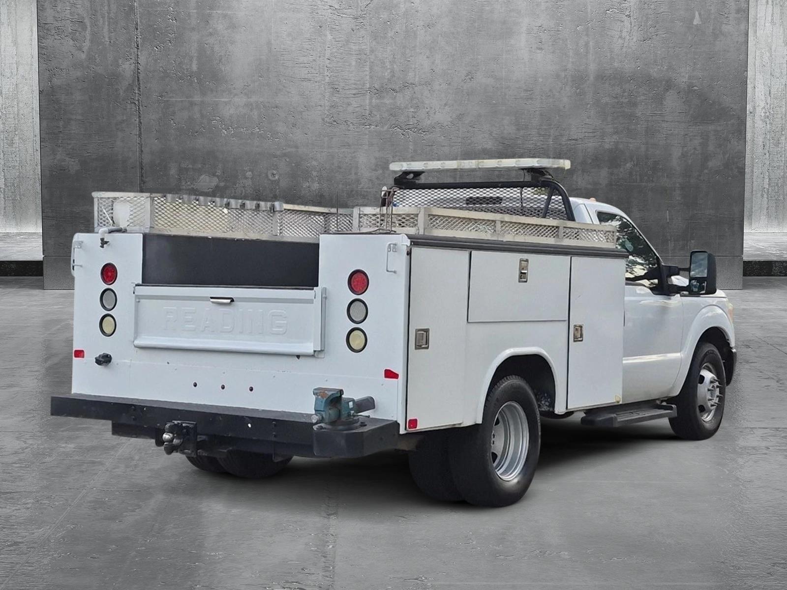 Used 2016 White Ford XL image 5