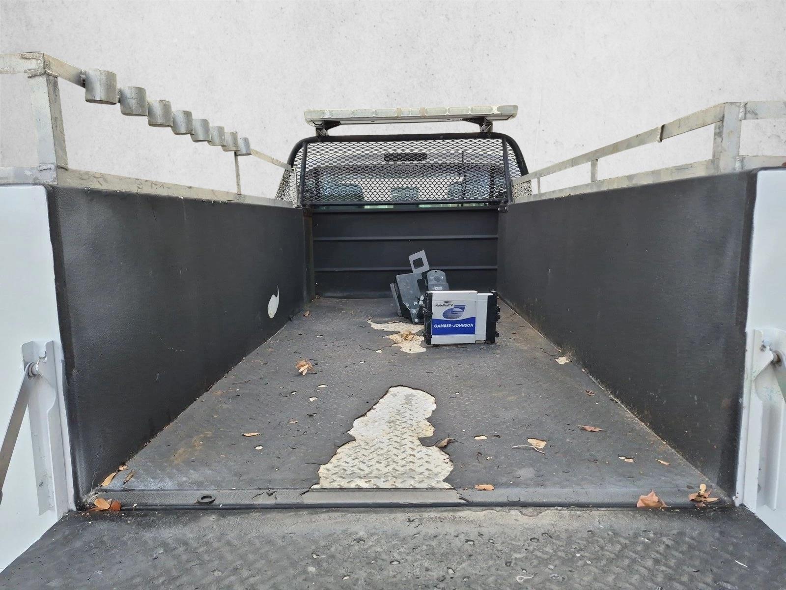 Used 2016 White Ford XL image 6