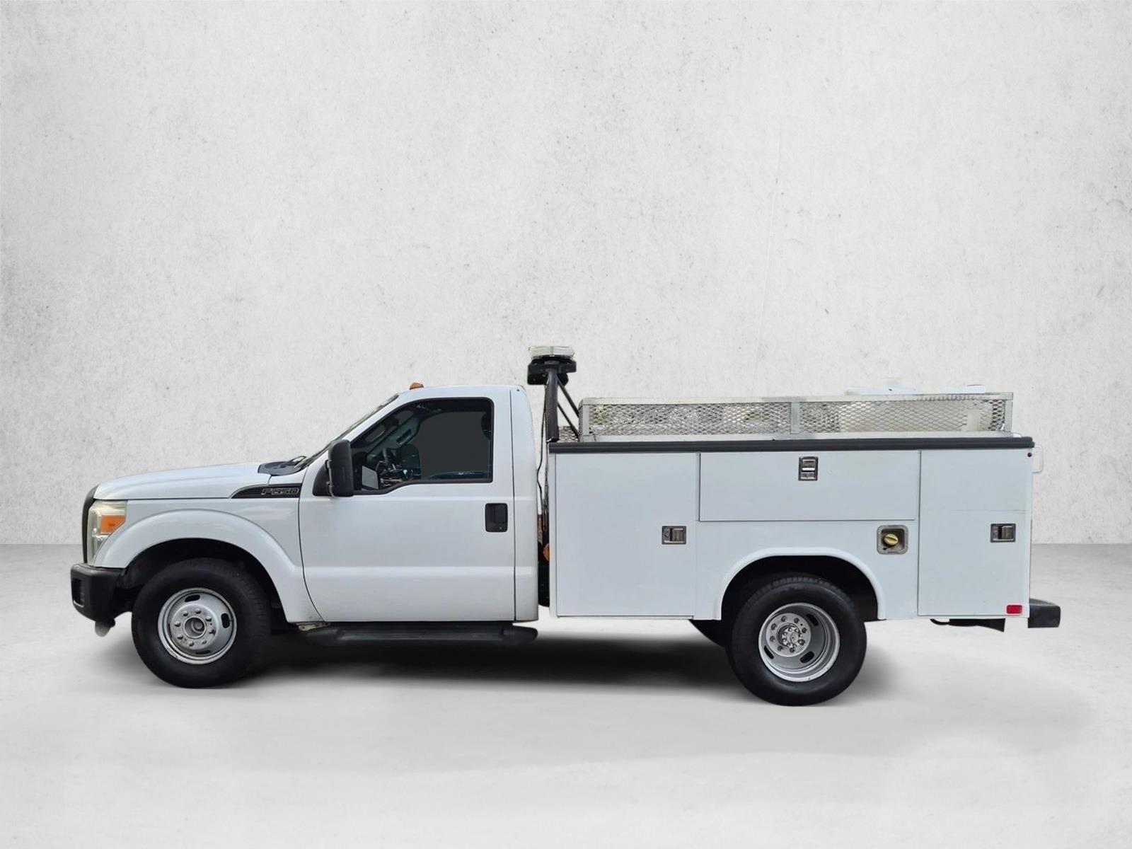Used 2016 White Ford XL image 9