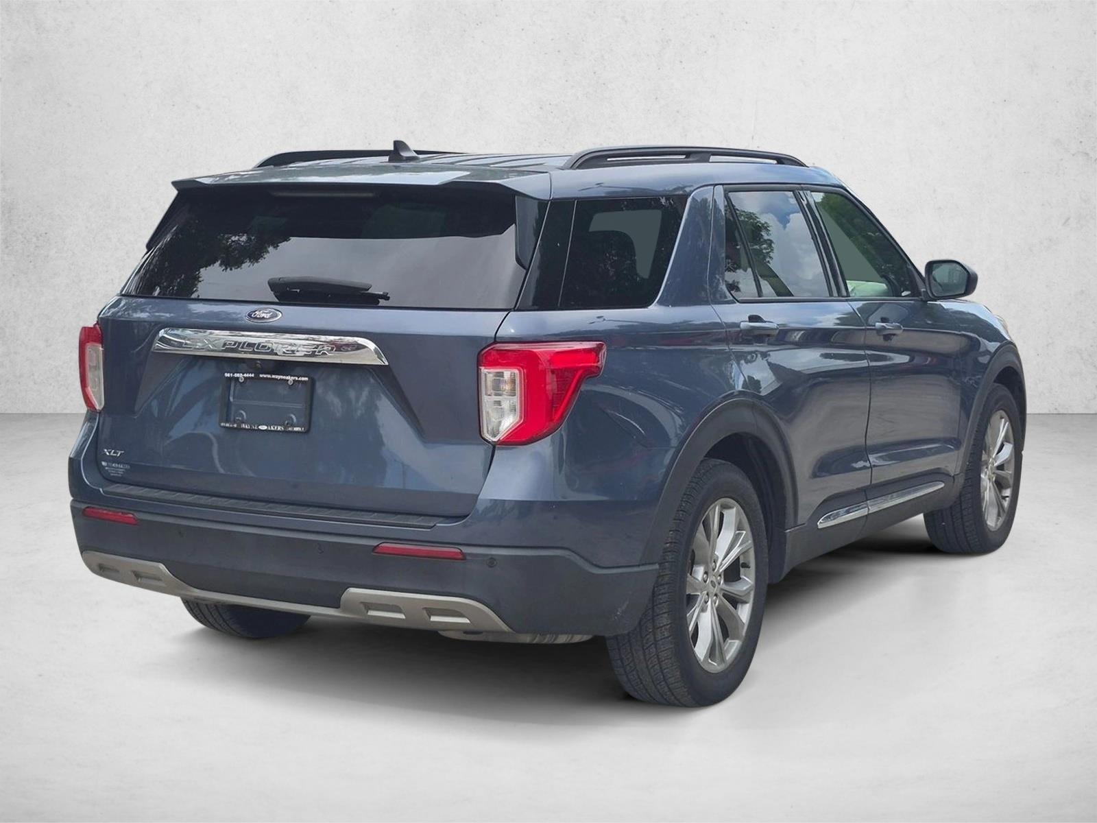 Used 2021 Infinite Blue Metallic Tinted Clearcoat Ford XLT image 5