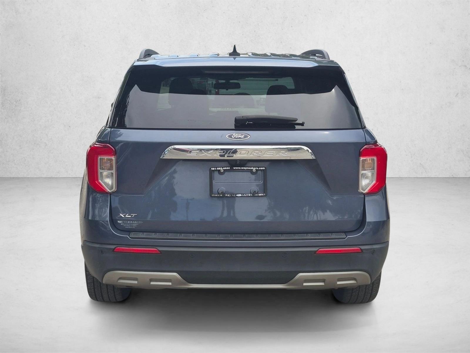 Used 2021 Infinite Blue Metallic Tinted Clearcoat Ford XLT image 6