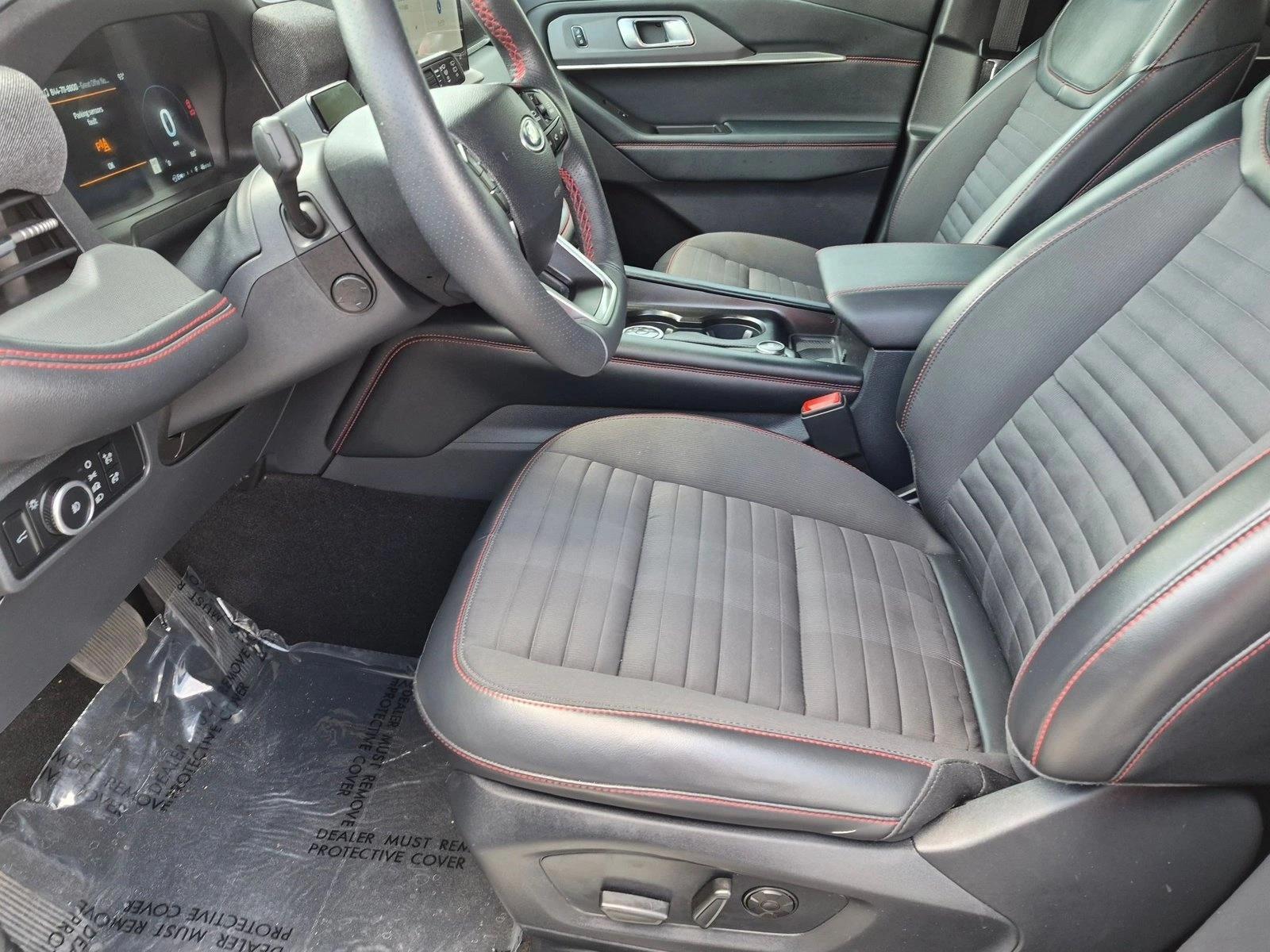 Used 2025 Star White Metallic Tri-Coat Ford ST-Line image 16