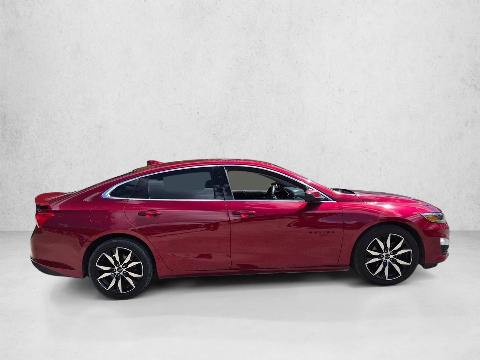 Used 2020 Cajun Red Tintcoat Chevrolet RS image 4