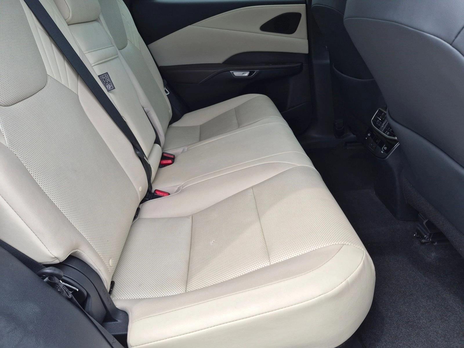 Used 2024 Eminent White Pearl Lexus RX 350 image 18