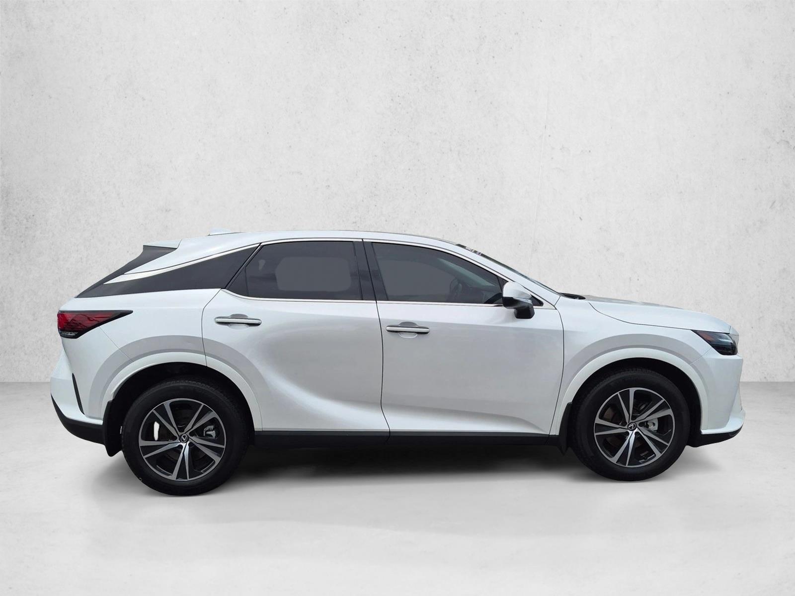 Used 2024 Eminent White Pearl Lexus RX 350 image 4
