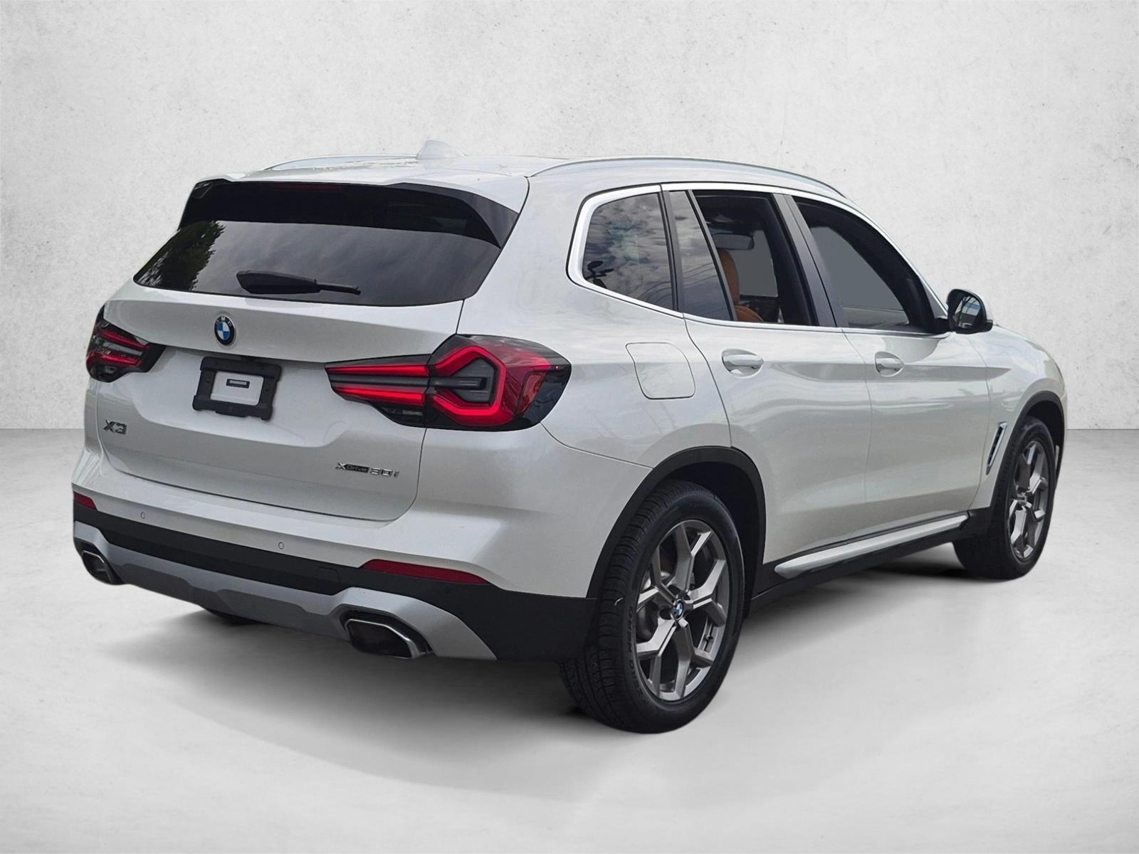Used 2022 Mineral White Metallic BMW xDrive30i image 5