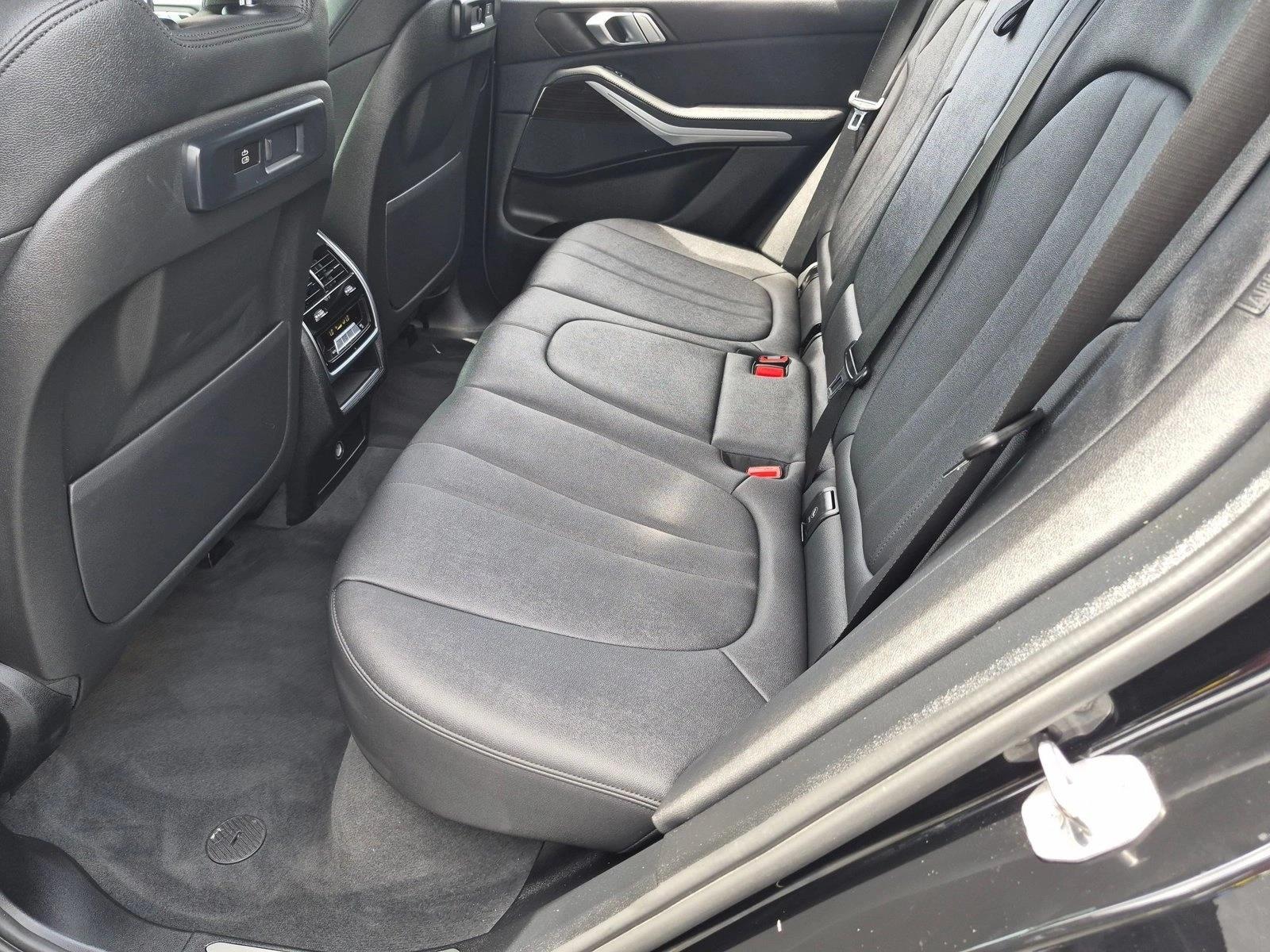 Used 2021 Jet Black BMW sDrive40i image 16