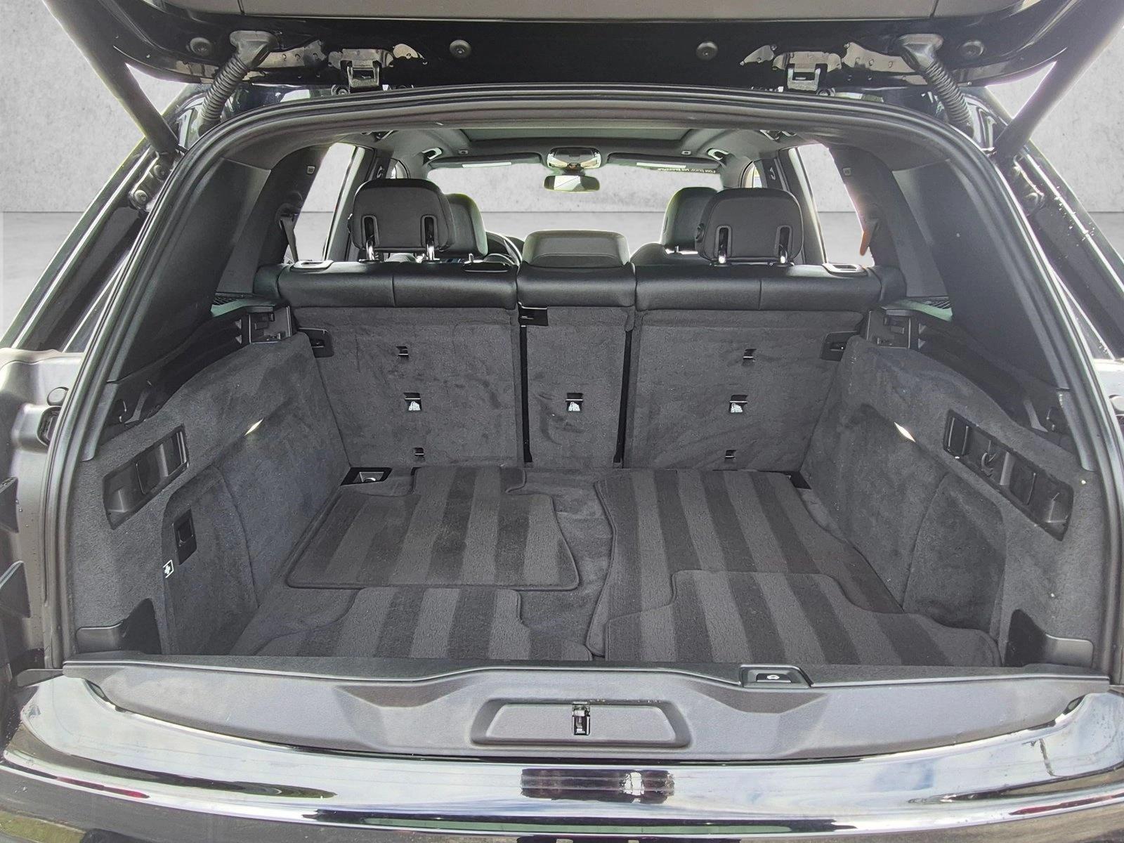 Used 2021 Jet Black BMW sDrive40i image 17