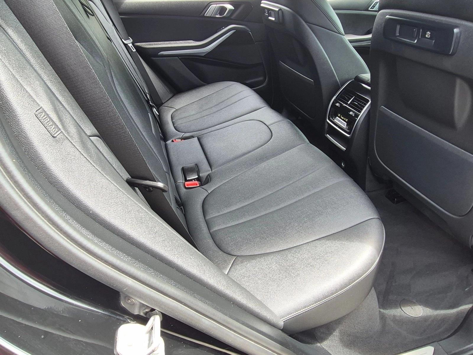 Used 2021 Jet Black BMW sDrive40i image 18
