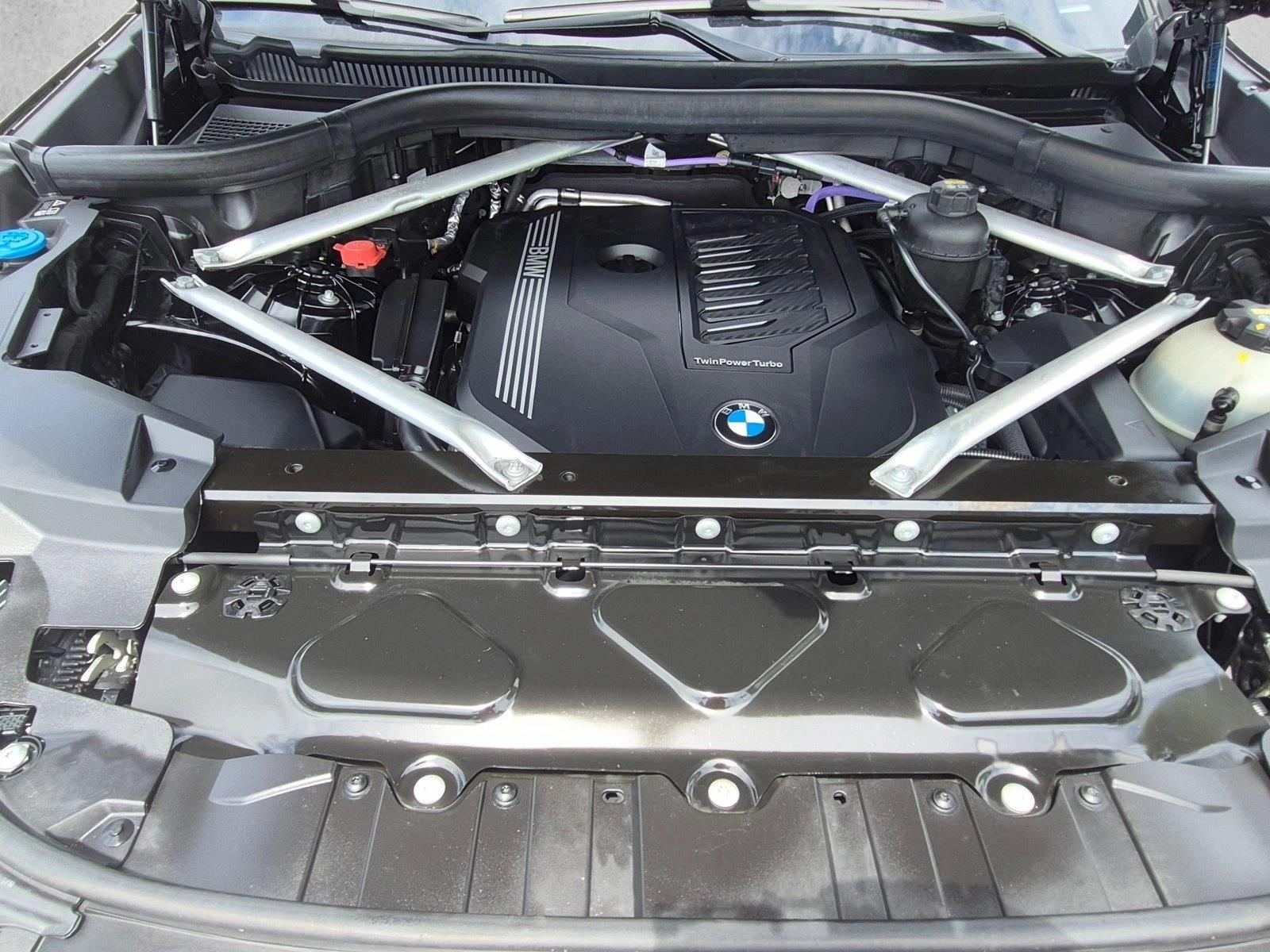 Used 2021 Jet Black BMW sDrive40i image 21