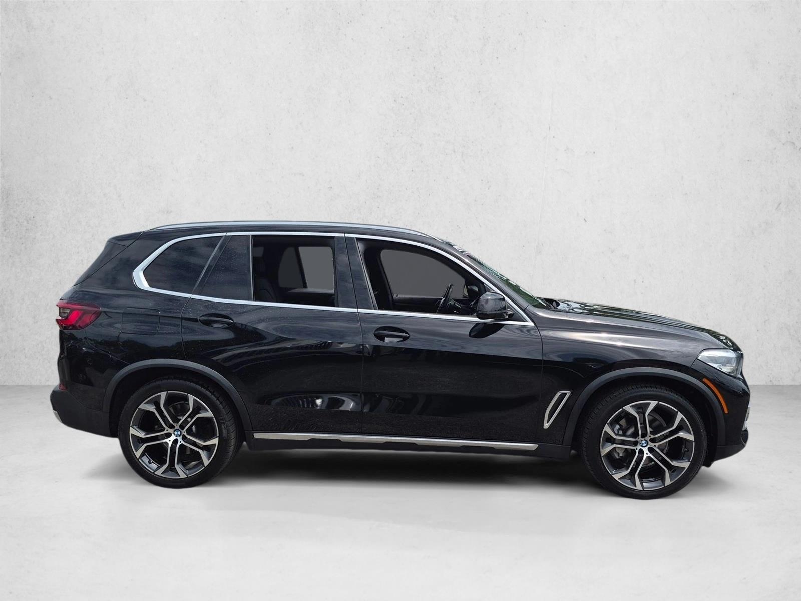 Used 2021 Jet Black BMW sDrive40i image 4