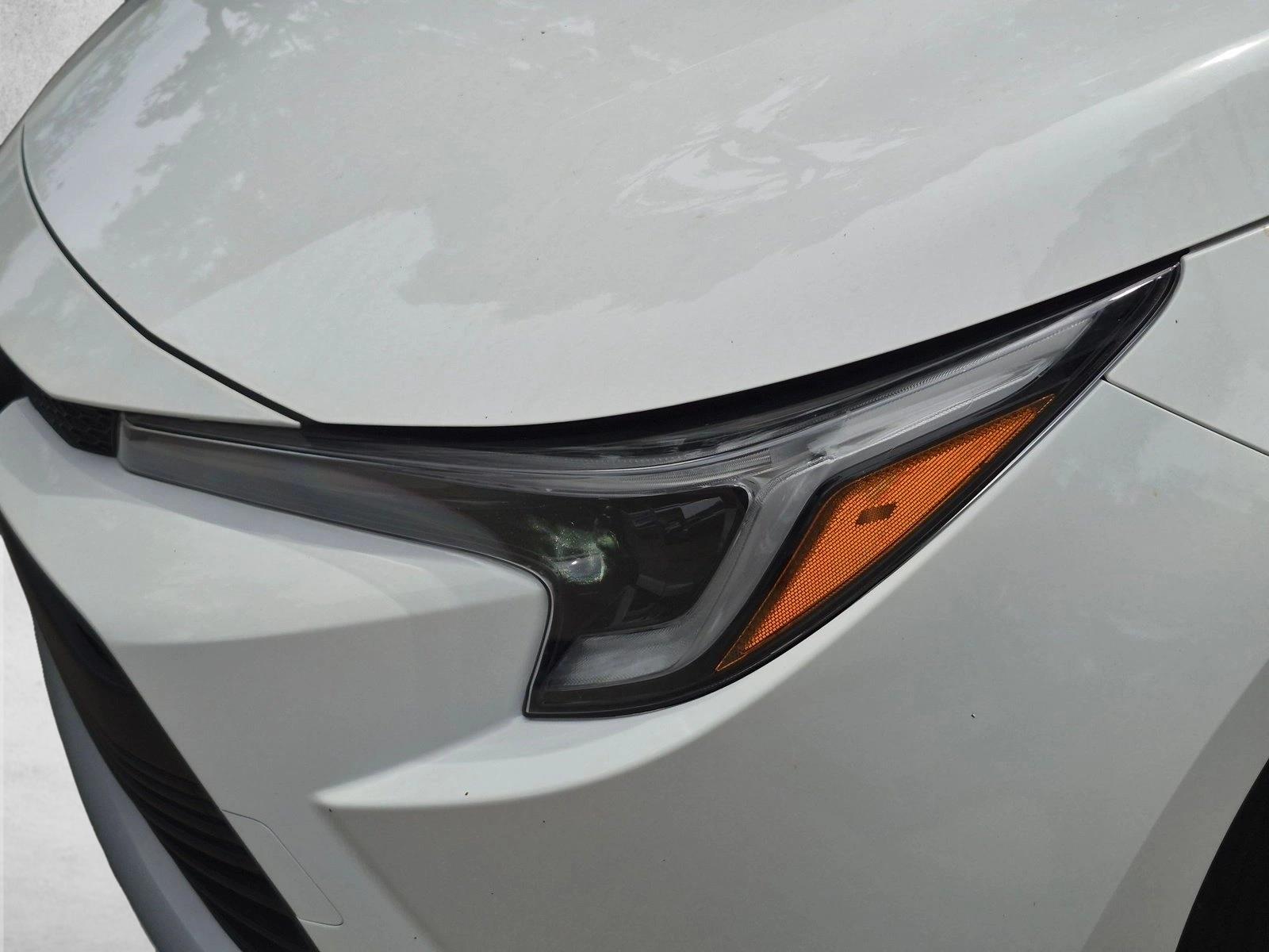 Used 2023 White Toyota Hybrid XLE image 9