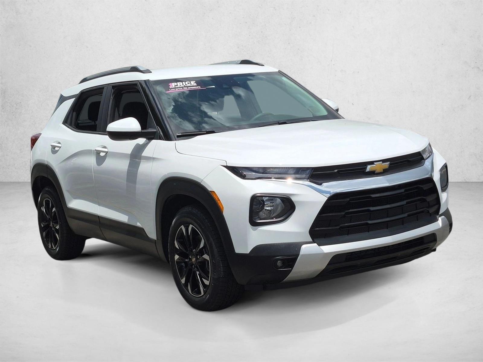 Used 2023 Summit White Chevrolet LT image 3