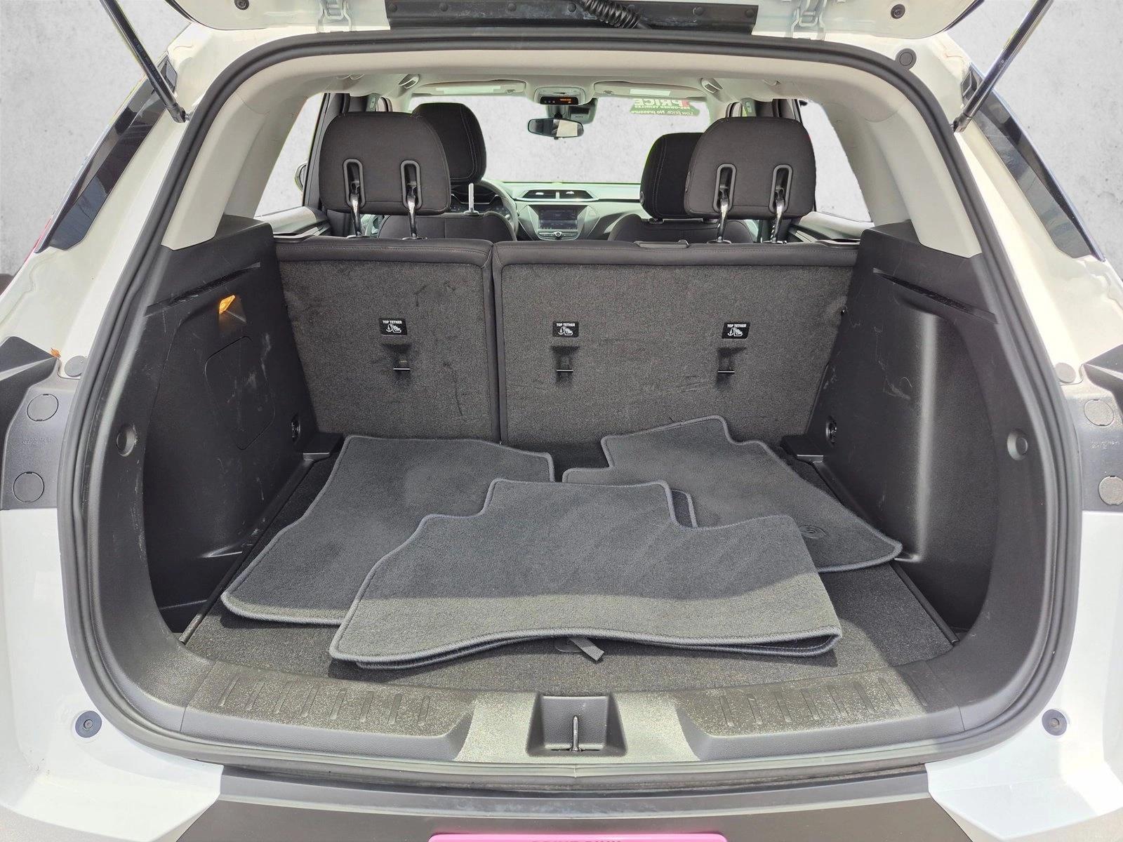 Used 2023 Summit White Chevrolet LT image 6