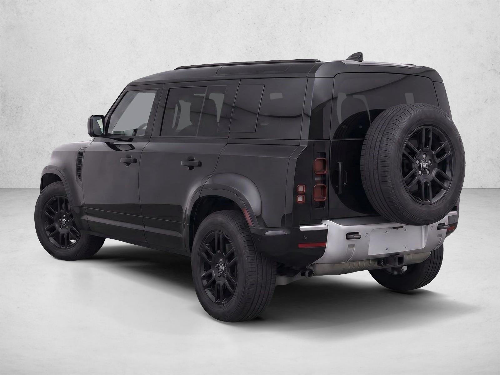 Used 2023 Santorini Black Metallic Land Rover X-Dynamic SE image 5