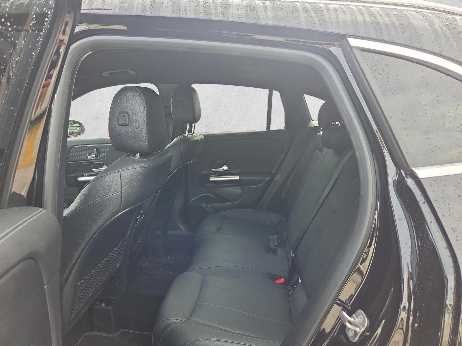 Used 2025 Night Black Mercedes-Benz GLA 250 image 18