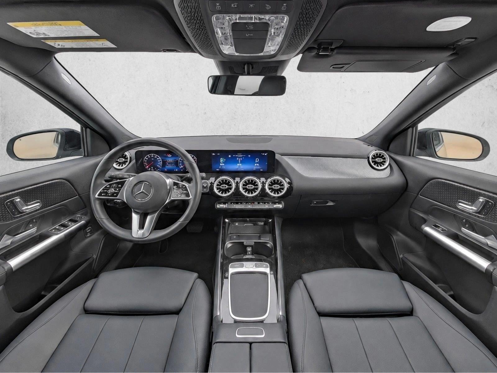Used 2025 Night Black Mercedes-Benz GLA 250 image 23