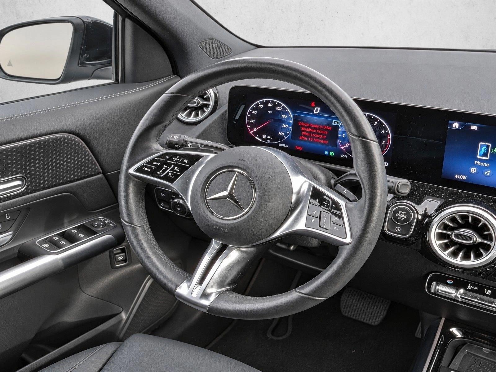 Used 2025 Night Black Mercedes-Benz GLA 250 image 30