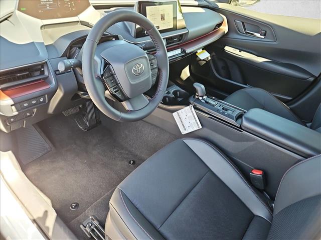 View vehicle photo 3
