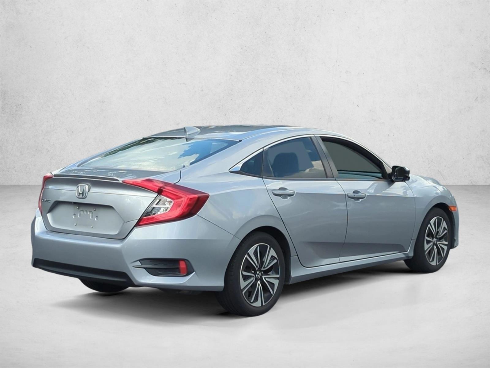 Used 2017 Lunar Silver Metallic Honda EX-L image 5