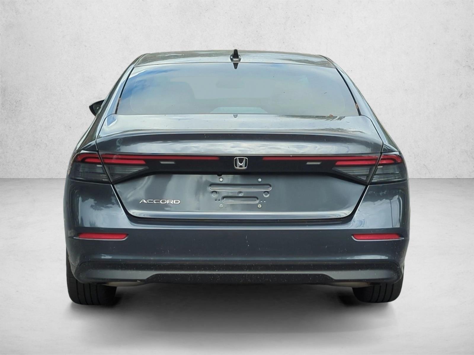 Used 2025 Meteorite Gray Met Honda SE image 6