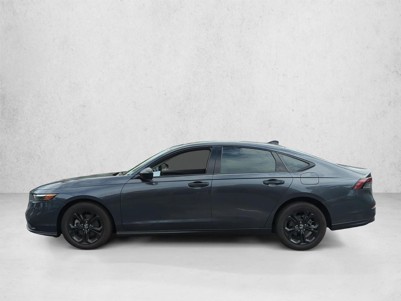 Used 2025 Meteorite Gray Met Honda SE image 8