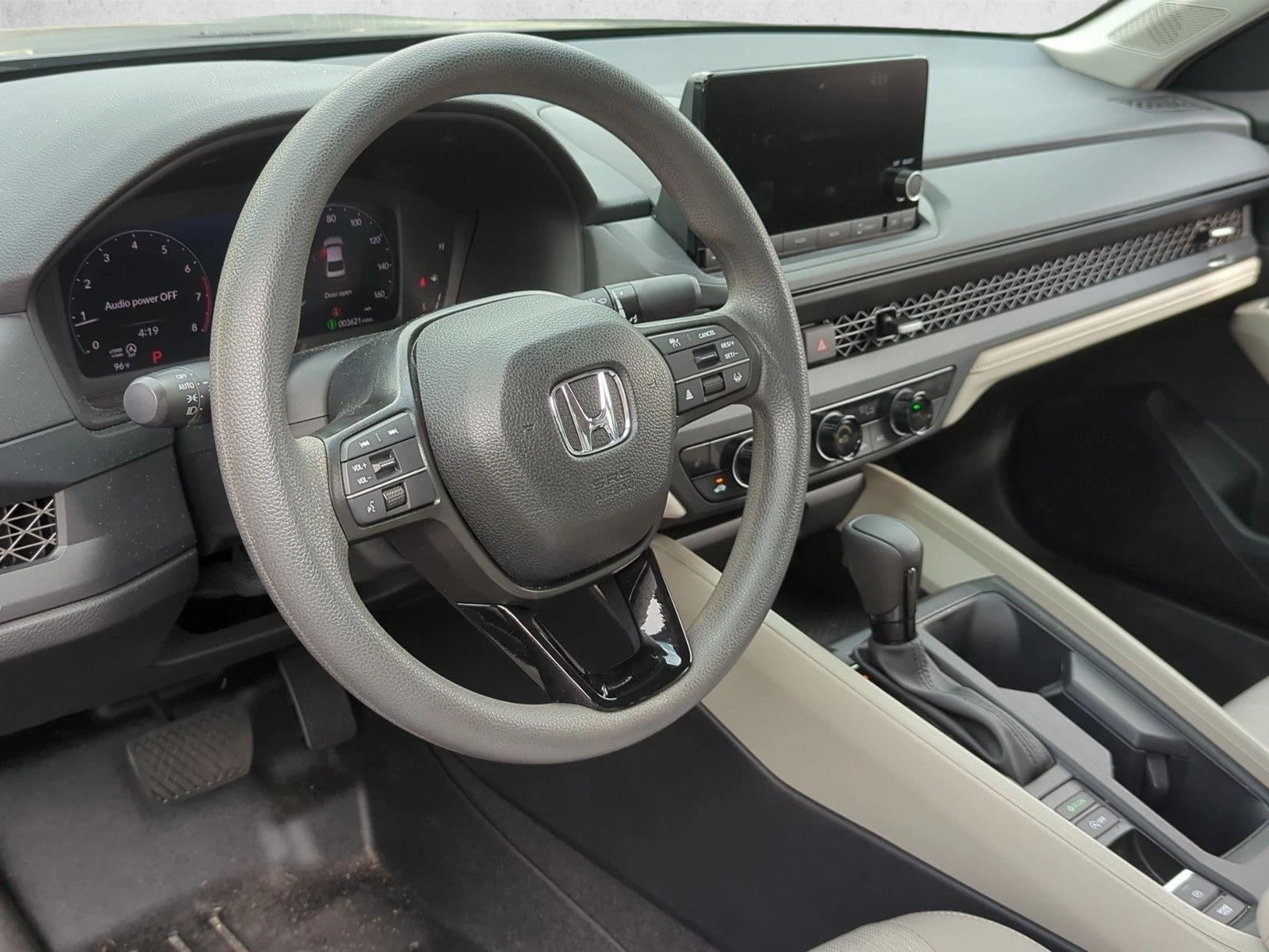 Used 2025 Meteorite Gray Met Honda SE image 9