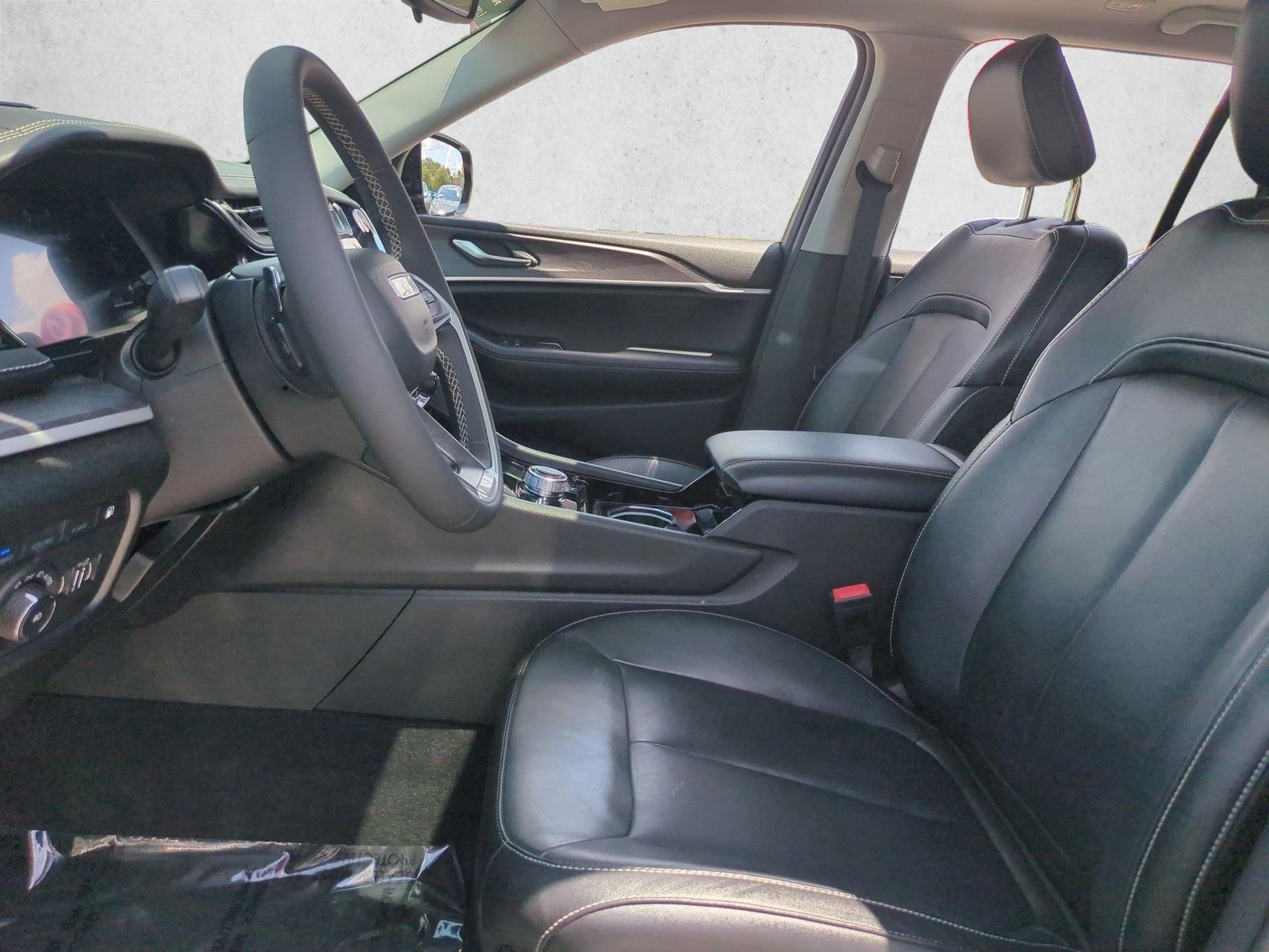 Used 2022 Diamond Black Crystal Pearlcoat Jeep  image 17