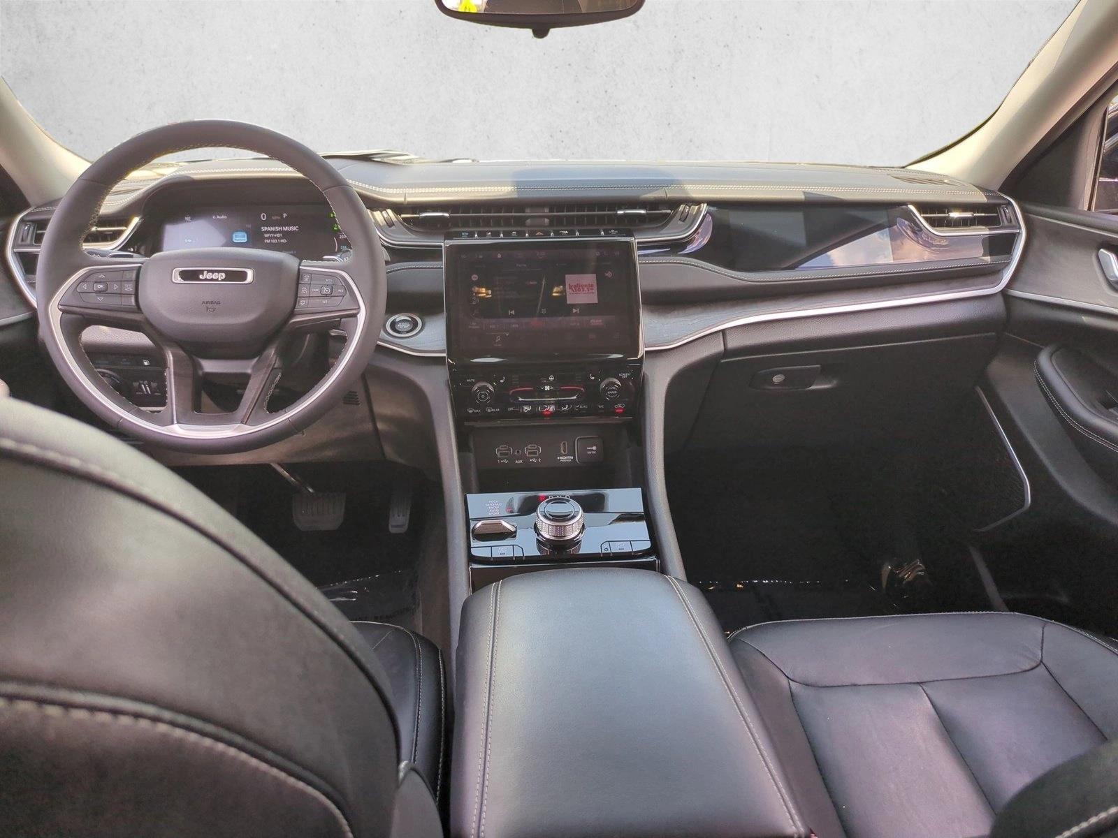 Used 2022 Diamond Black Crystal Pearlcoat Jeep  image 19