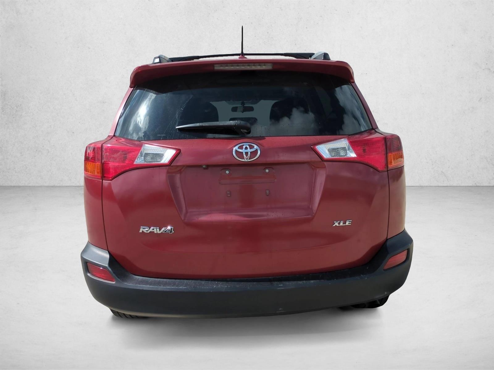 Used 2015 Barcelona Red Metallic Toyota XLE image 6