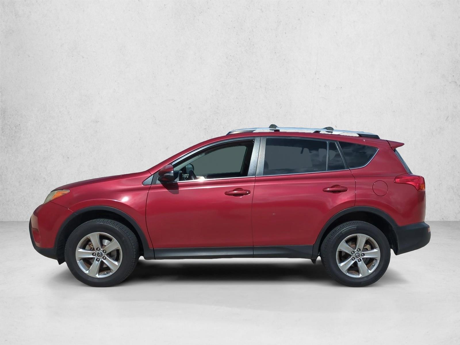 Used 2015 Barcelona Red Metallic Toyota XLE image 8