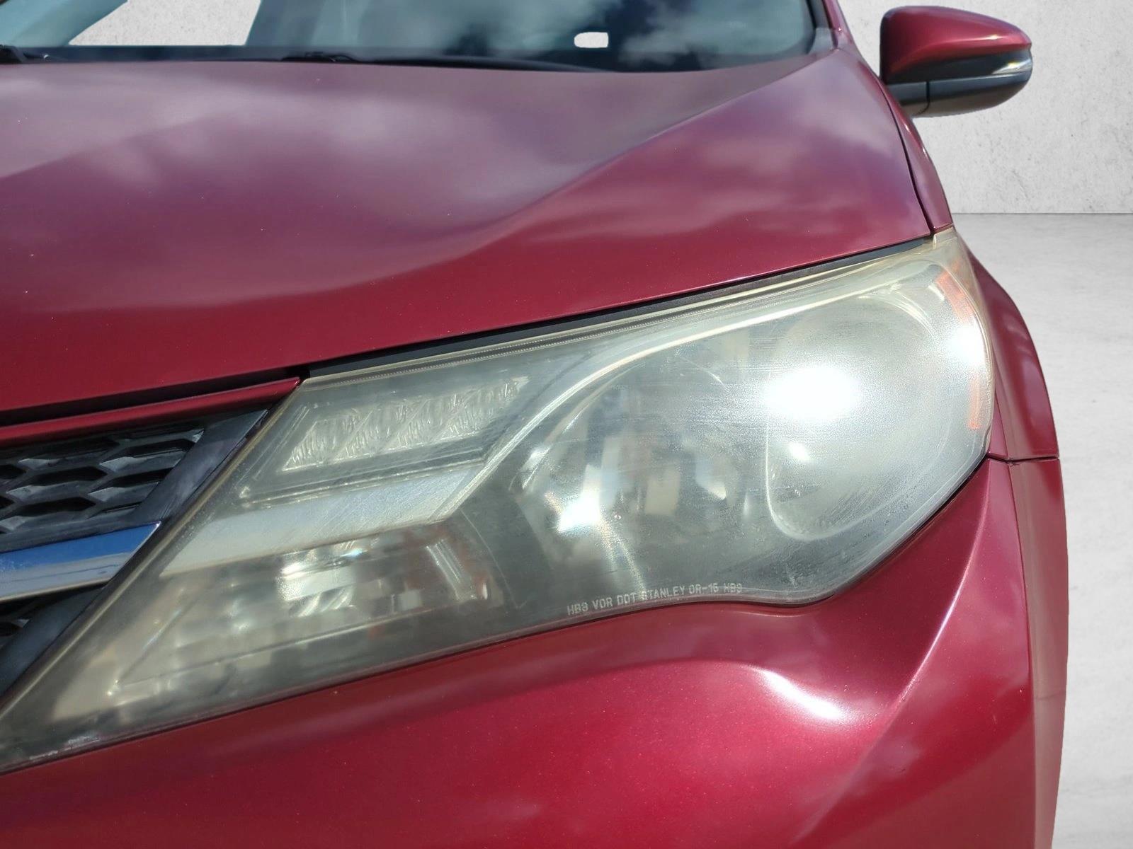 Used 2015 Barcelona Red Metallic Toyota XLE image 9