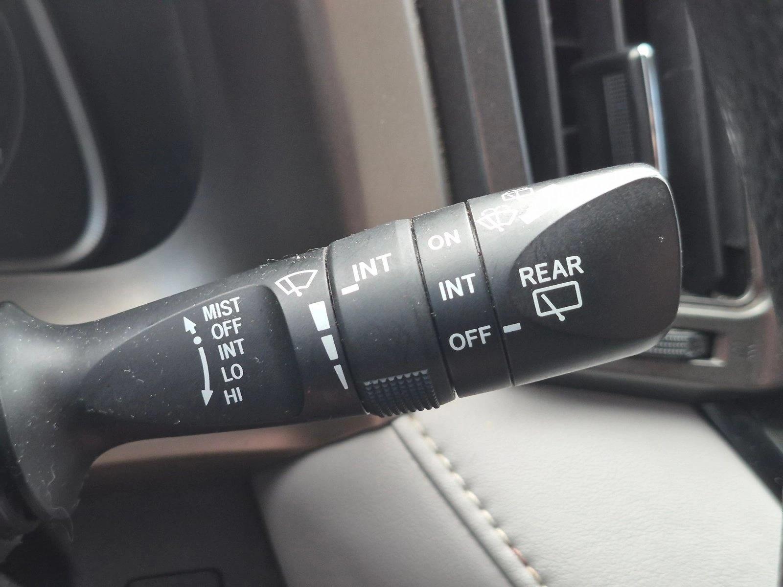 Used 2013 Black Toyota XLE image 7