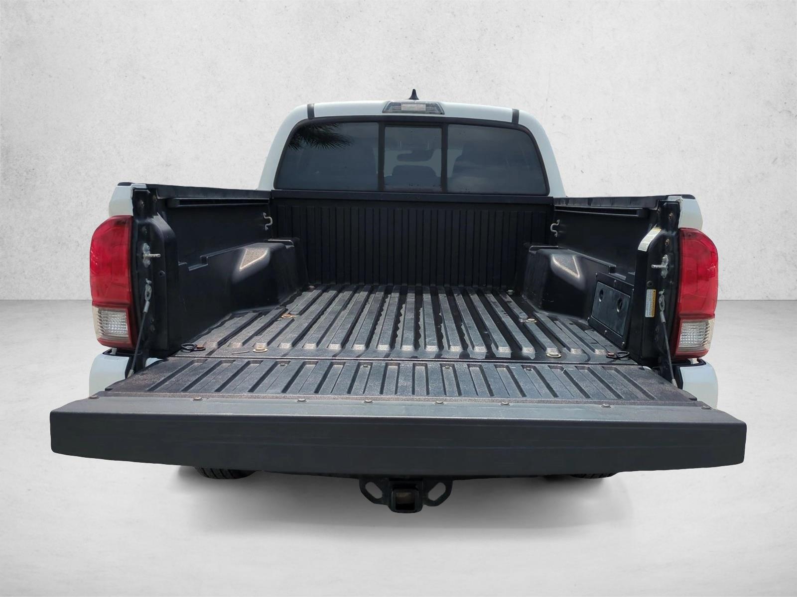 Used 2023 Ice Cap Toyota SR image 6