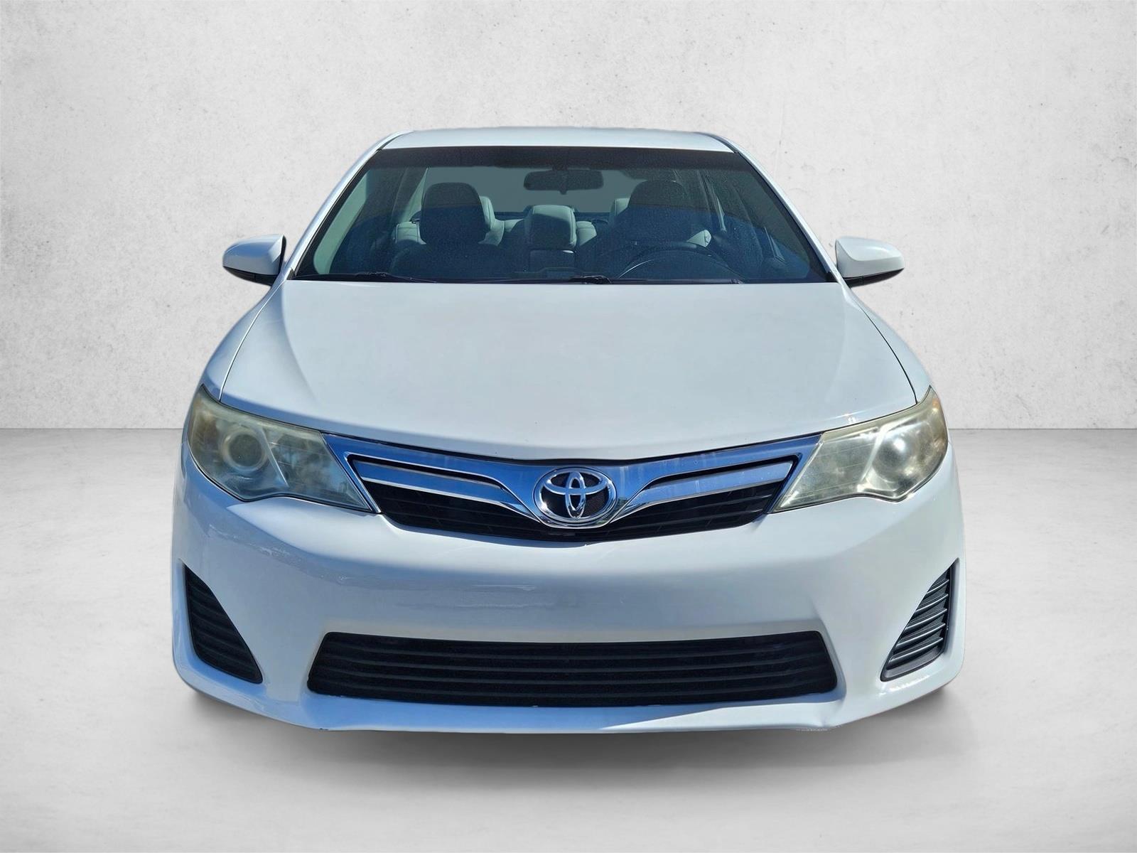 Used 2013 Super White Toyota LE image 2