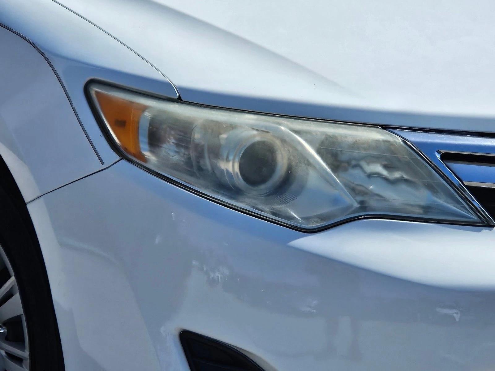 Used 2013 Super White Toyota LE image 5