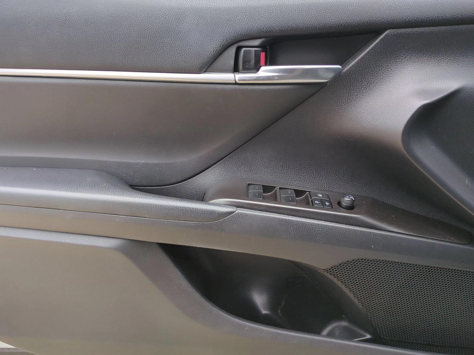 Used 2022 Ice Edge Toyota SE image 11