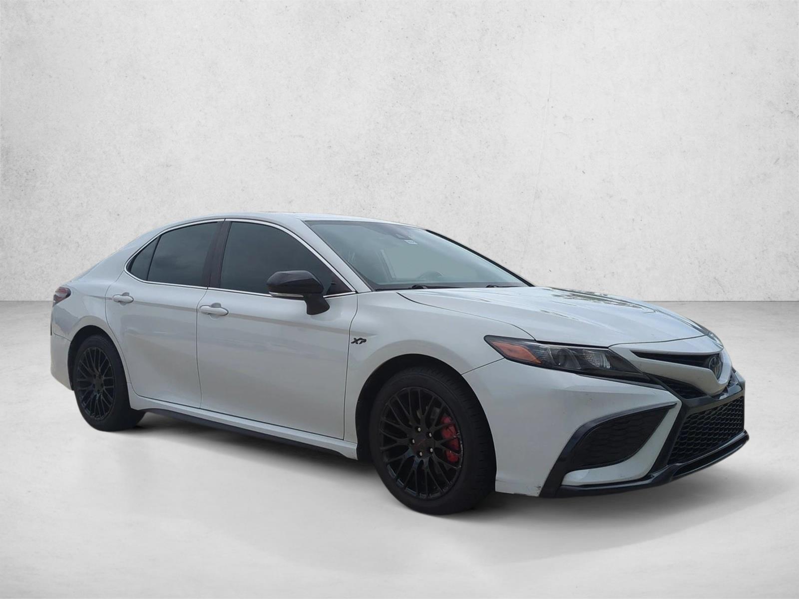 Used 2022 Ice Edge Toyota SE image 3